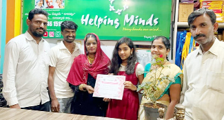 కేన్సర్‌ రోగులకు కేశదానం