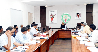 ప్రాధాన్యత భవనాలను పూర్తి చేయాలి : కలెక్టర్‌ 