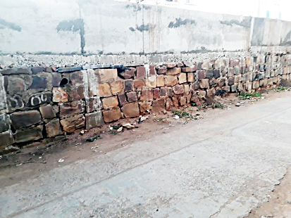 నాసిరకంగా రాజీవ్‌పార్క్‌పనులు