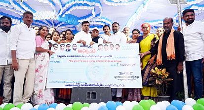 పేద విద్యార్థుల సంక్షేమమే ప్రభుత్వ లక్ష్యం