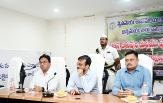 సమావేశంలో మాట్లాడుతున్న జెసి ఫర్మాన్‌ అహ్మద్‌ఖాన్‌