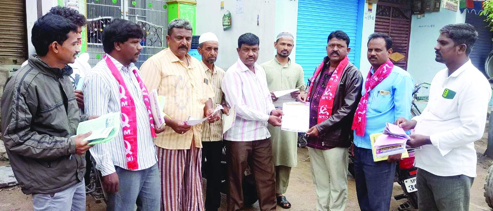 కార్యక్రమంలో మాట్లాడుతున్న లక్ష్మణ్‌