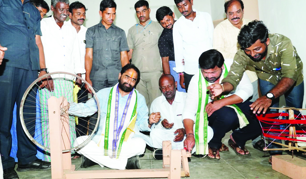 మినీ ఖాదీ క్లస్టర్లతో నేతన్నకు చేయూత