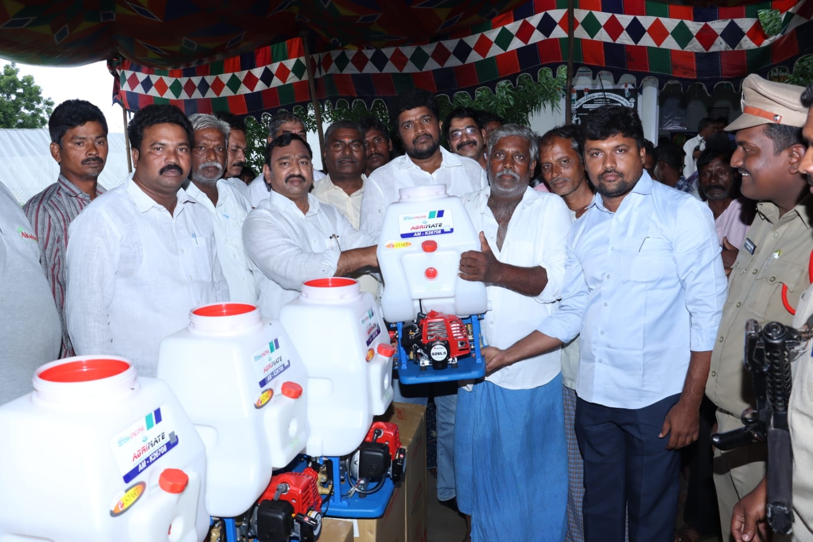 మునుగోడును ఆదర్శ గ్రామంగా తీర్చిదిద్దుతా