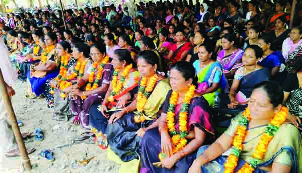 కదం తొక్కిన అంగన్వాడీలు