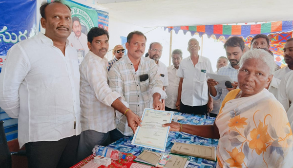 Jagananna-Suraksha-begins-in-Karachedu