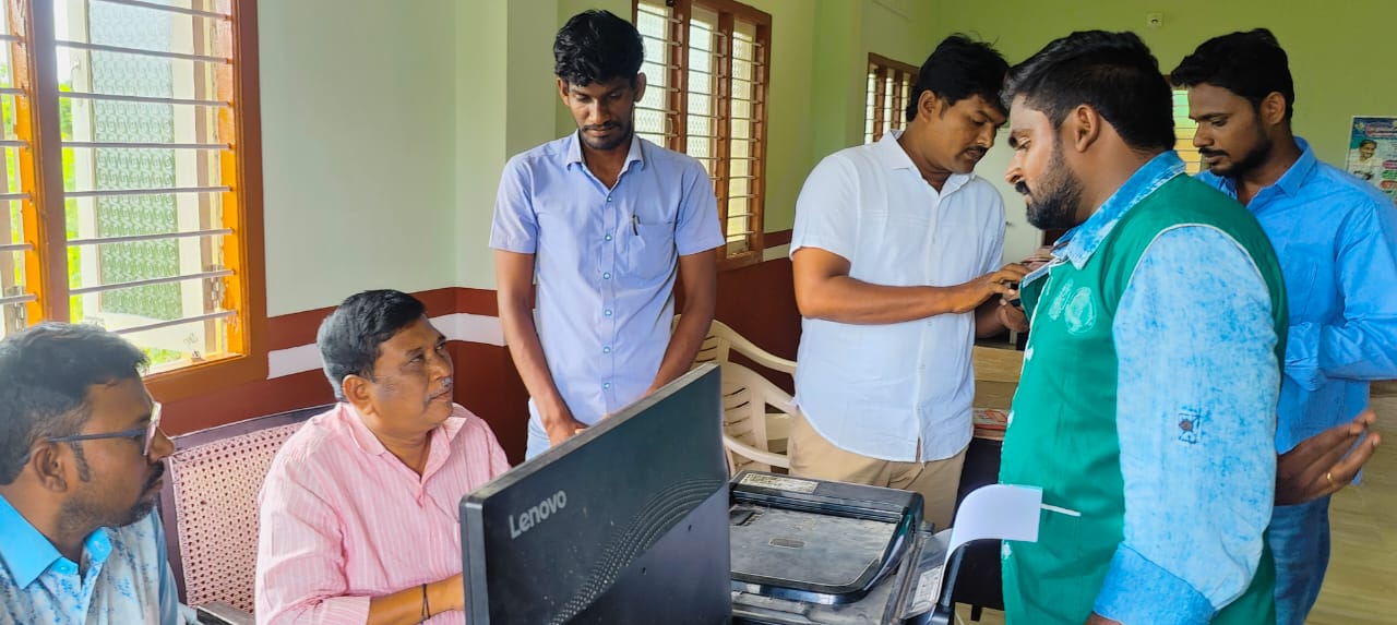 సచివాలయంలో ఎంపిడిఒ తనిఖీ