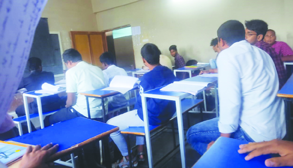 నిబంధనలు పాటించని ప్రైవేట్‌ విద్యా సంస్థలు