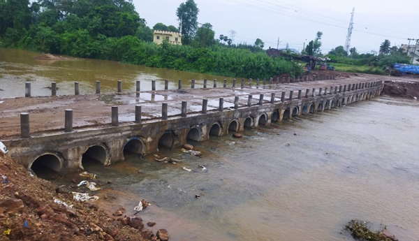 Causeway-completed-in-Vaddadi