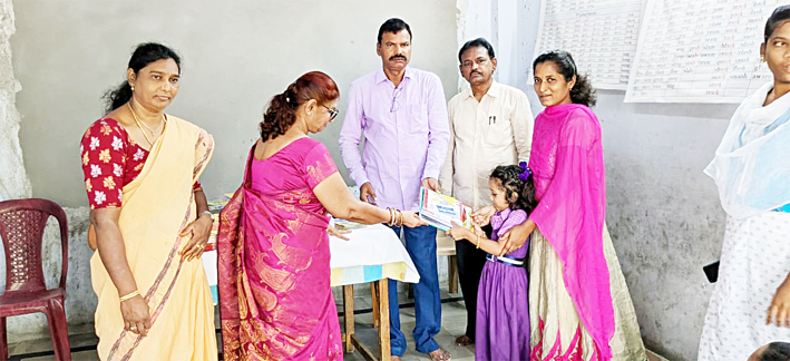 దాతల సహకారం మరువలేనిది : ఎంఇఒ