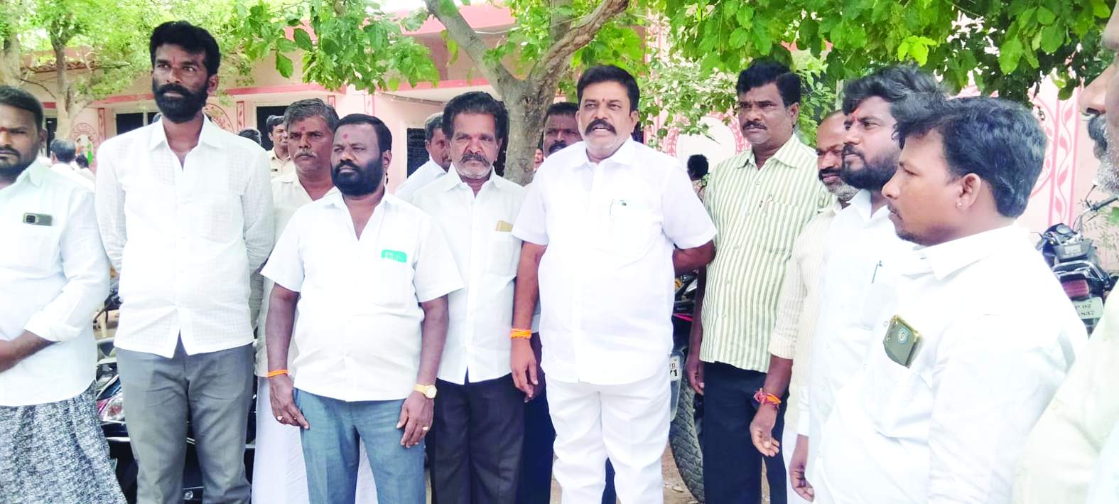 సమావేశంలో మాట్లాడుతున్న రంగస్వామి