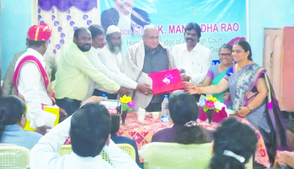 చీరాల కోర్టును సందర్శించిన ఏపి హైకోర్టు జడ్జి