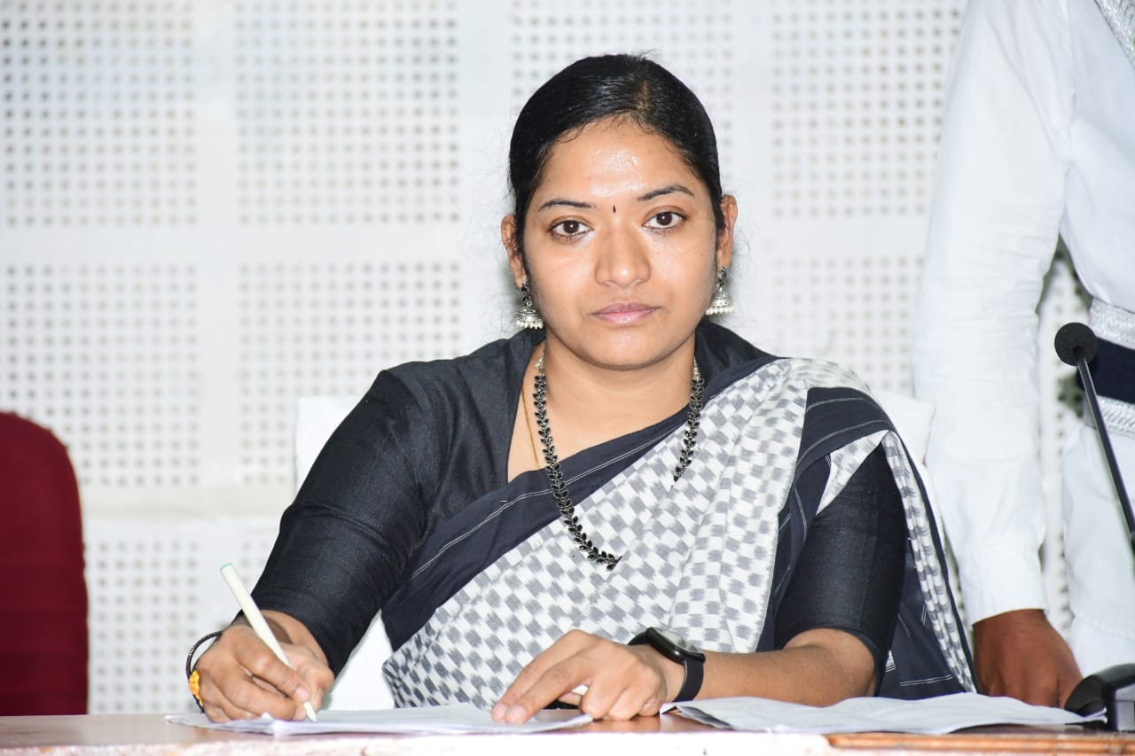 జిల్లా జాయింట్‌ కలెక్టర్‌ టి.నిశాంతి