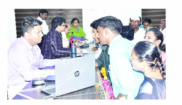 అర్జీదారుల సమస్యలను పరిష్కరించాలి