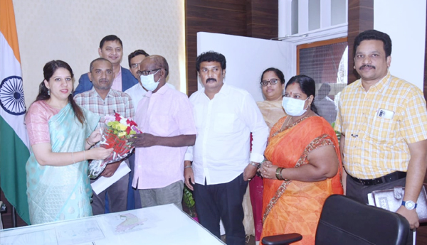 collector-wishes-to-medicovar-hospital