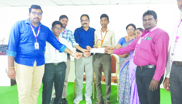 రాష్ట్రస్థాయిలో ప్రతిభ చాటిన సీఈసీ విద్యార్థి