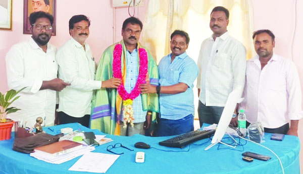 తహశీల్దారు ప్రభాకర్‌రావుకు సన్మానం