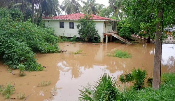 flood-water-in-pedamallam-tourist-center