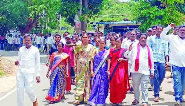 సాగు భూములు మాన్సాస్‌ ట్రస్ట్‌కు ఇచ్చేది లేదు