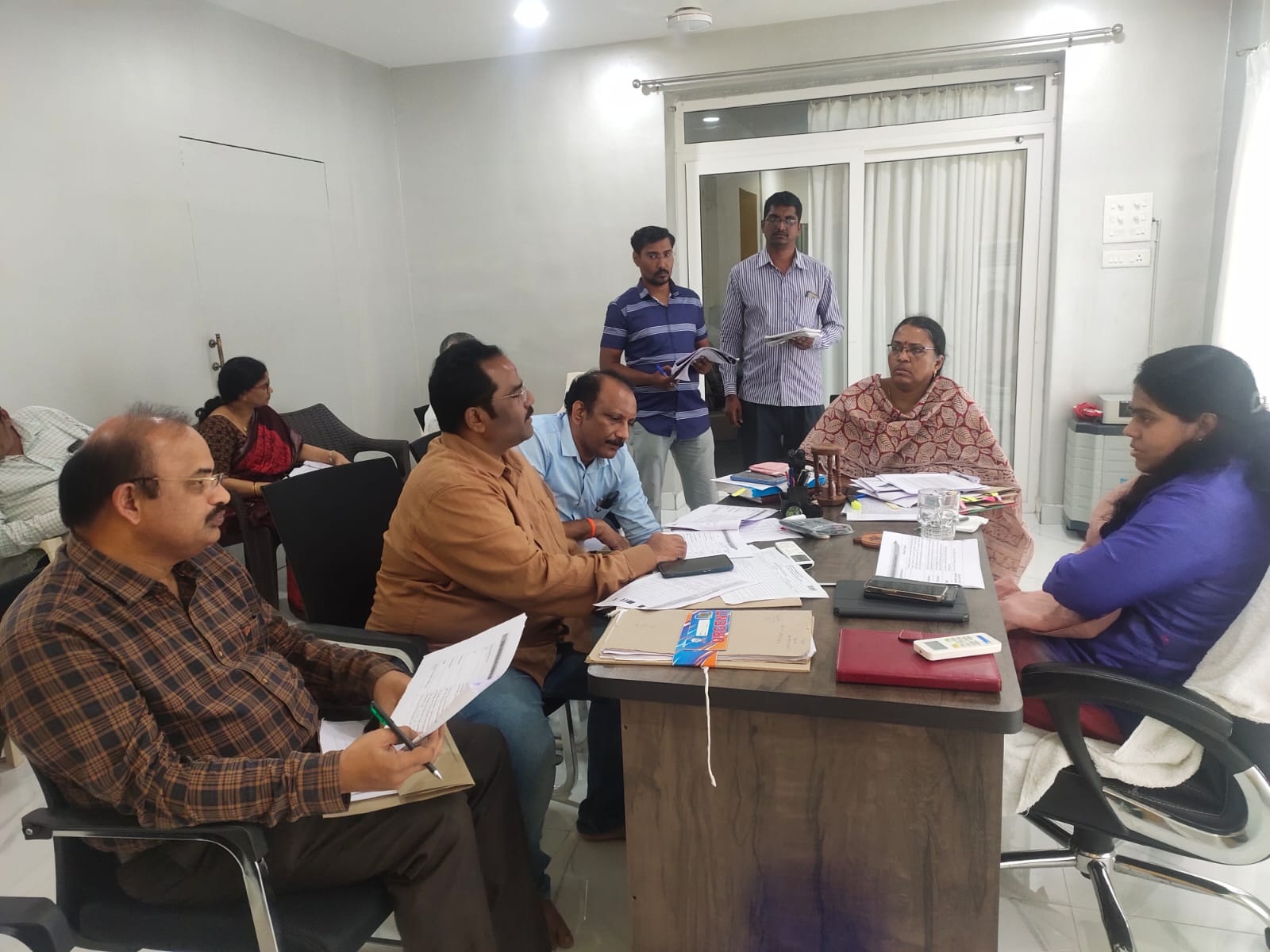 ఓటరు సర్వేలో వాలంటీర్లు వద్దు : కమిషనర్‌