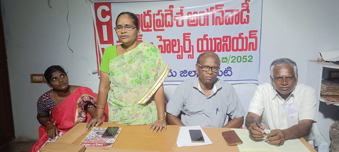 హెల్పర్స్‌ ప్రమోషన్లలో రాజకీయ జోక్యాన్ని నివారించాలి