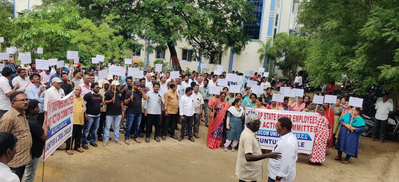 స్పందించకుంటే నిరవధిక సమ్మె