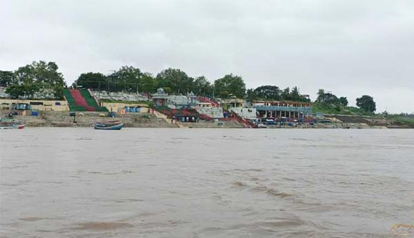 Godavari-recedes-at-Bhadradri