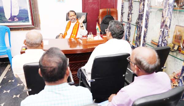 నిర్ణీత గడువు లోగా గృహ నిర్మాణాలు పూర్తి