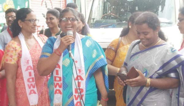 మహిళల రక్షణలో పాలకుల నిర్లక్ష్యం