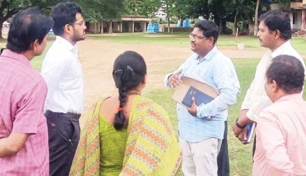 పోలింగ్‌ కేంద్రం పరిశీలన