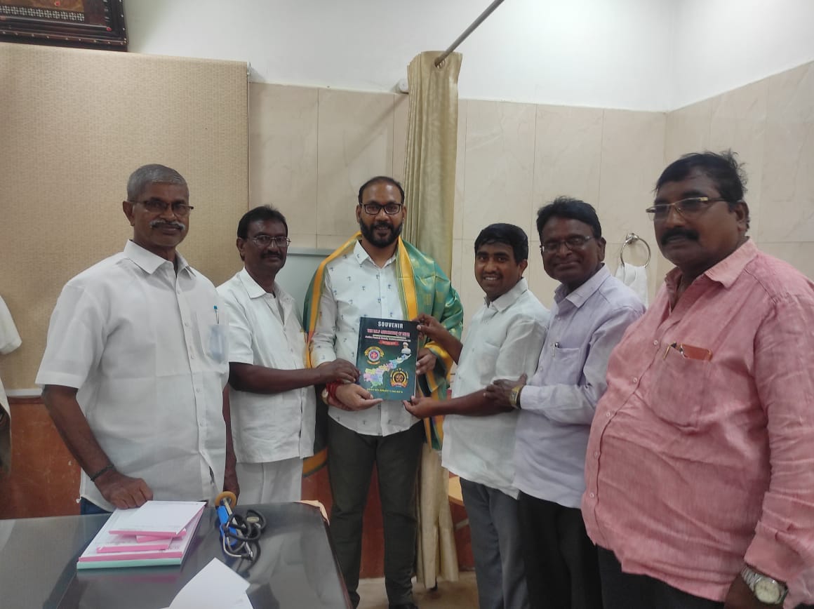 పలువురు డాక్టర్లకు సత్కారం