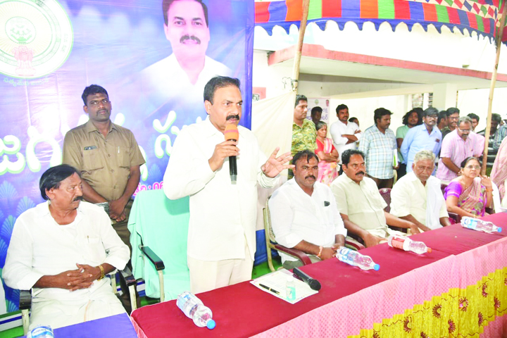 సర్టిఫికెట్లు పంపిణీ