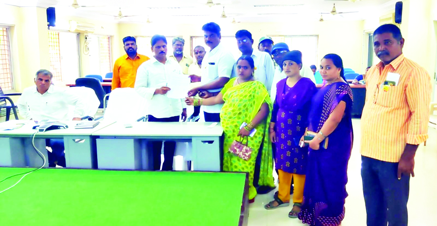  'స్పందన'లో మంగళగిరి టిడ్కో గృహ సముదాయవాసుల ఫిర్యాదు