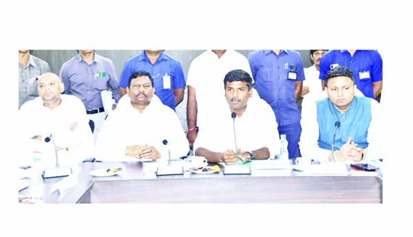 ప్రాధాన్యత అంశాల పరిష్కారంలో శ్రద్ధ వహించాలి