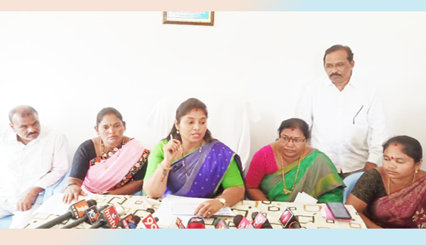 TDP-Bus-Yatra-Tus-Yatra-said-MLA-Pushpa-Srivani