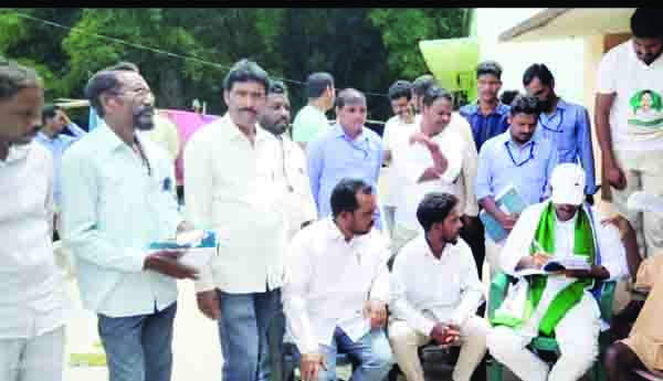 గడప గడపకూ సమస్యలు