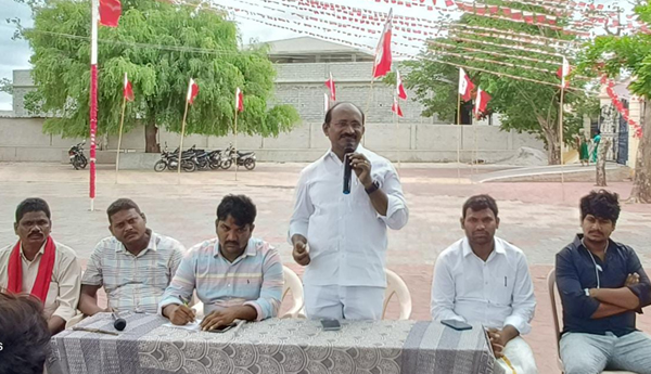 Central-and-state-governments-are-completely-destroying-the-education-system