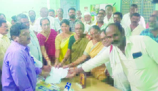 ప్రజా సమస్యలు పరిష్కరించండి