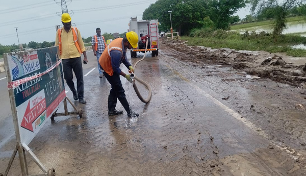 Traffic-on-Hyderabad-Vijayawada-highway-as-normal