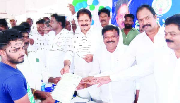 సమస్యల పరిష్కారానికే జగనన్న సురక్ష