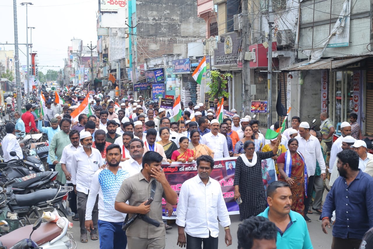 మణిపూర్‌లో శాంతిని నెలకొల్పాలి