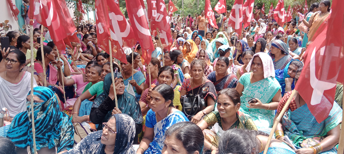 దద్దరిల్లిన కలెక్టరేట్‌