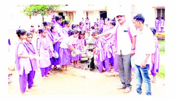 పాఠశాలలో తాగునీటి సమస్య పరిష్కరించాలి