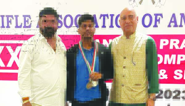 చందోలు వాసికి రాష్ట్ర స్థాయి పతకాలు