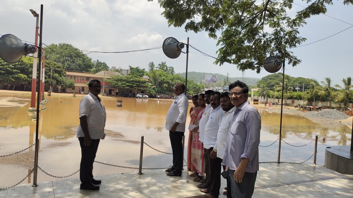 చంద్రంపాలెం పాఠశాల మైదాన సమస్యకు పరిష్కారం