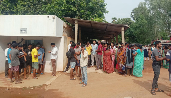 protest-against-visakha-distilleries