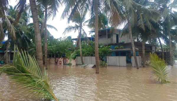 Lankan-villages-are-flooded