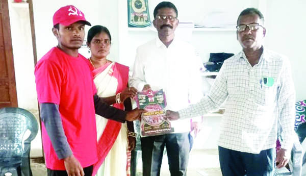 'పోలవరం పోరుకేక' వాలంటీర్లకు అభినందనలు