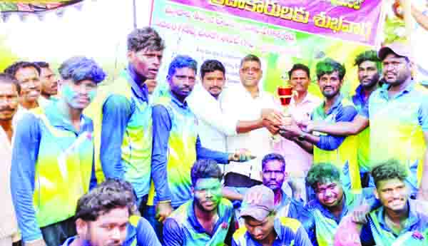 ముగిసిన జెఆర్‌ మెగా క్రికెట్‌ టోర్నమెంట్‌