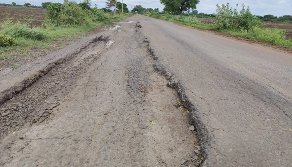 road-damage-in-yaddanapudi